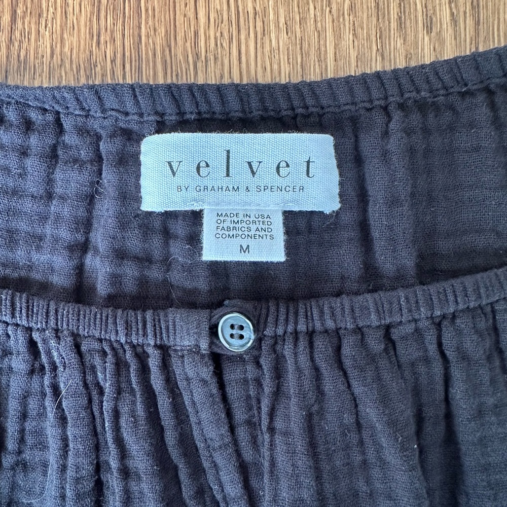 Velvet by Graham & Spencer Black Cotton Gauze Blouse, Medium - Picture 5 of 6